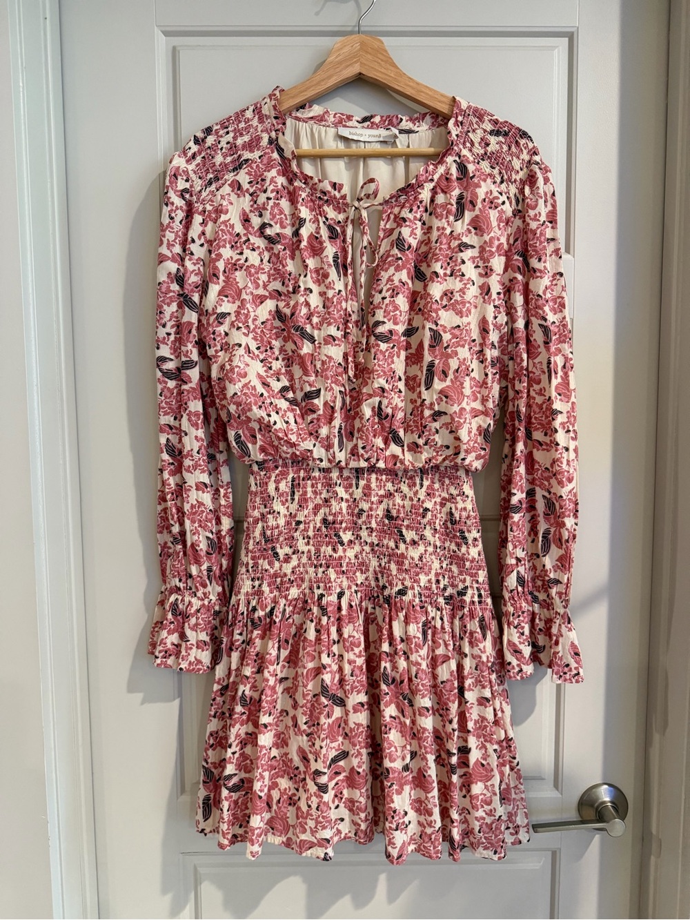 Tie-Neck‎ Smocked Waist Mini Dress Pink Floral Size Medium